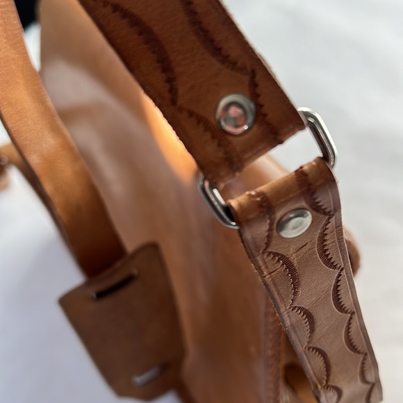 Vintage Tooled Unbranded Leather Purse - Picture 15 of 15